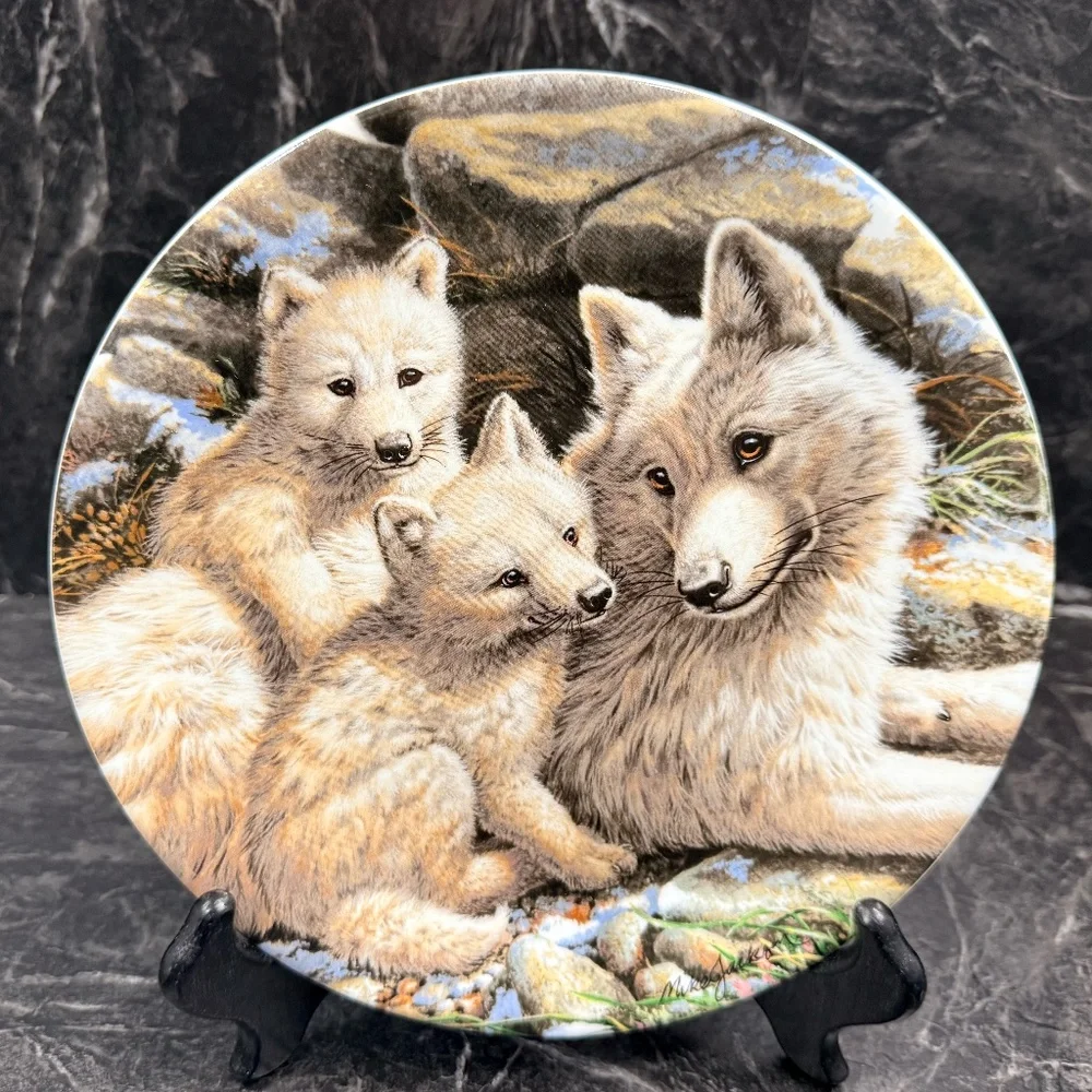 1991 ROYAL GRAFTON “Arctic Wolf Family” By Mike Jackson Collector Plate